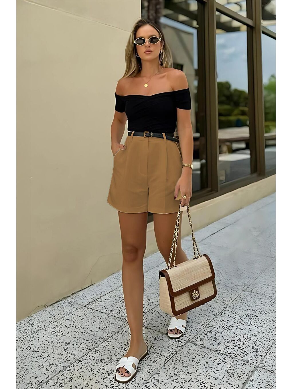 Bej Vizon Pileli Kadın Şort Mg2518-1