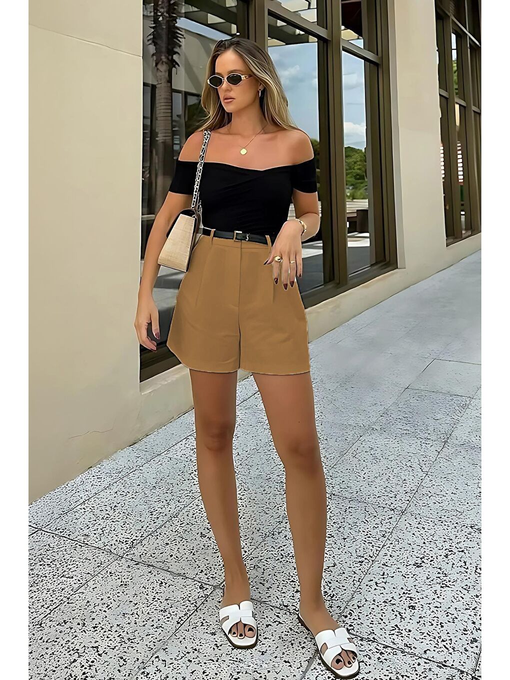 Bej Vizon Pileli Kadın Şort Mg2518-3