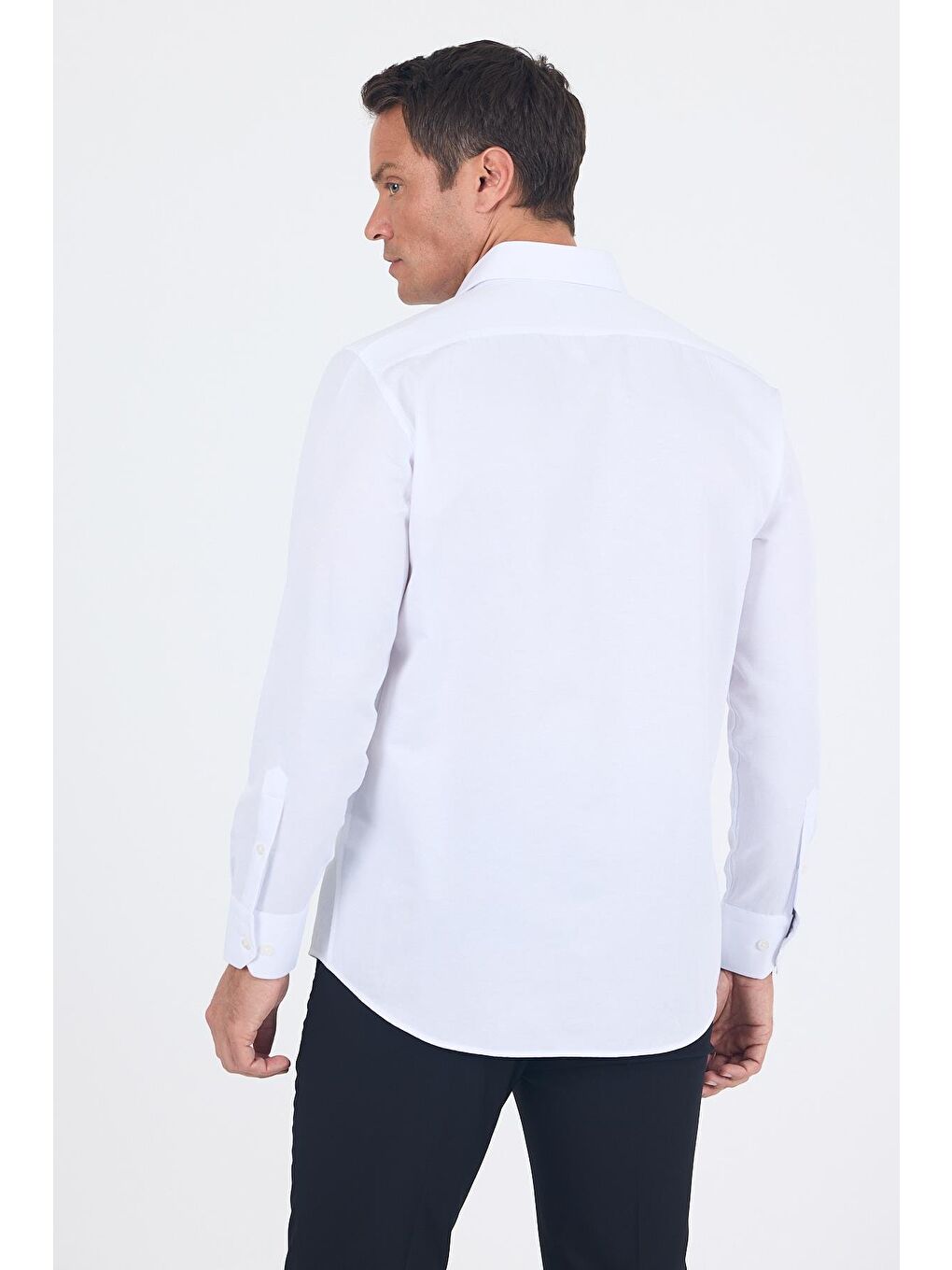 Beyaz Uzun Kol Kareli Desen Armürlü Sert Yaka Cepli Pamuklu Classic Comfort Fit Gömlek 1004250186-3