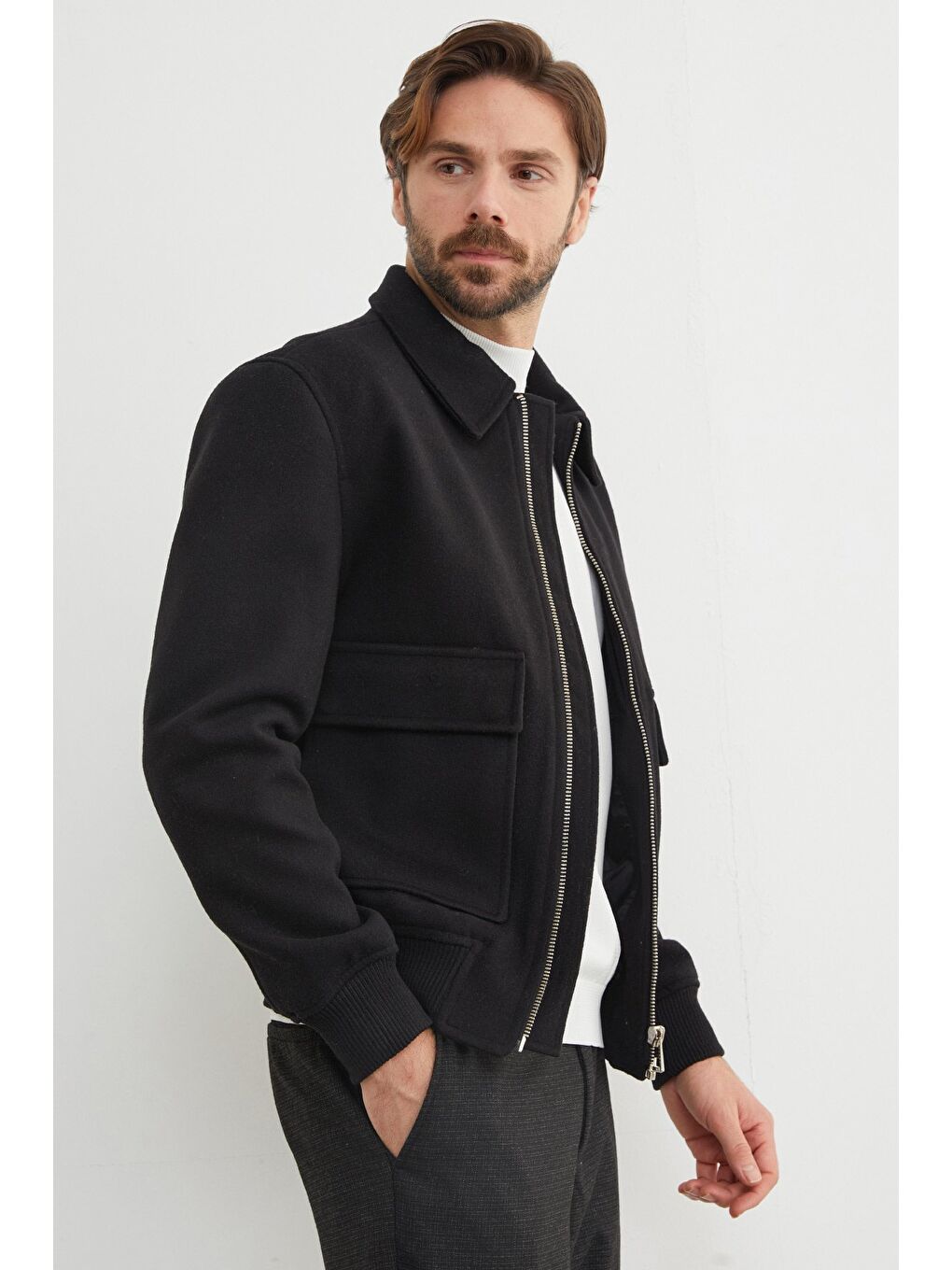 Siyah Fermuarlı Polo Yaka Cepli Kaşe Ceket-1