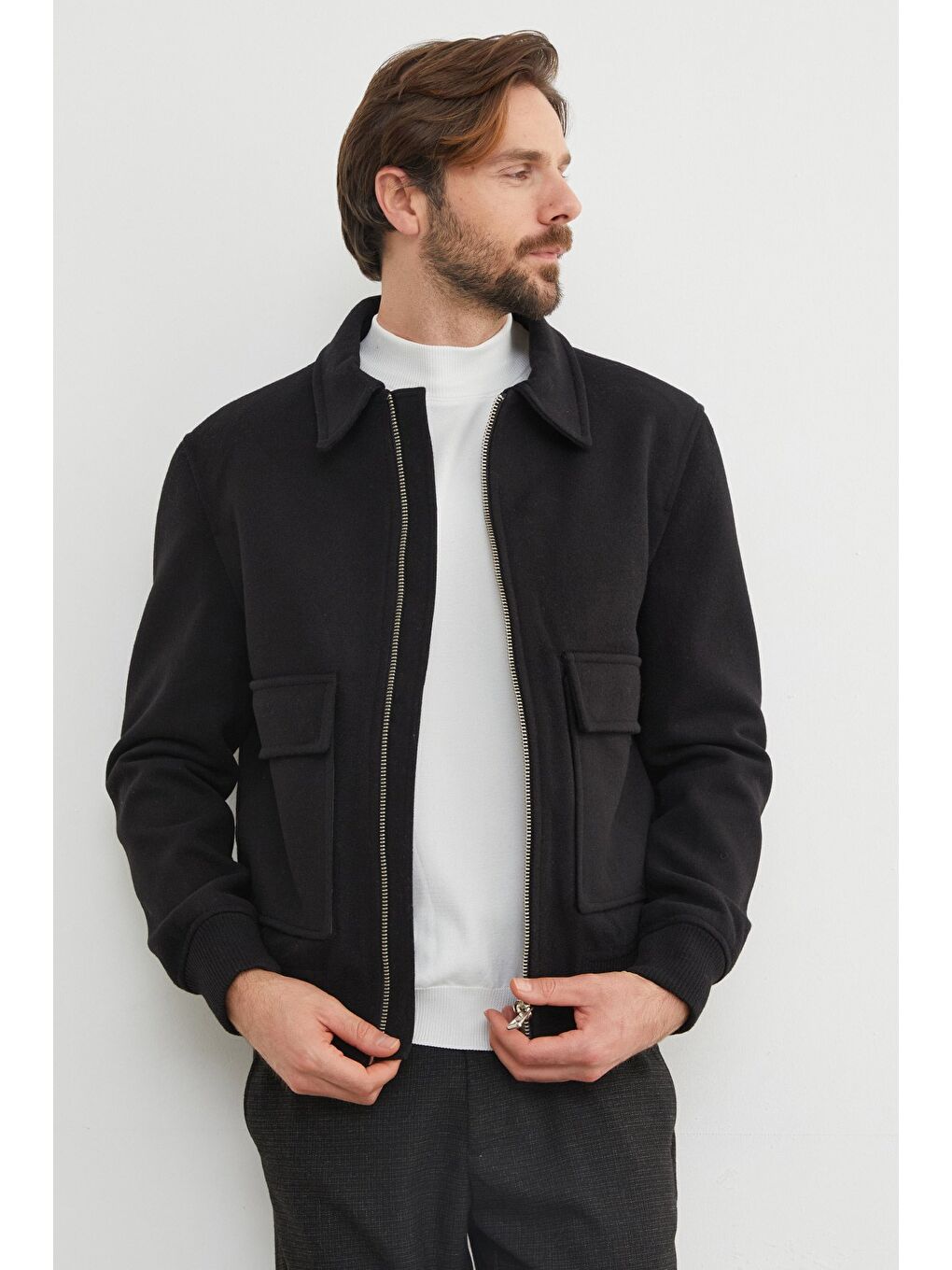 Siyah Fermuarlı Polo Yaka Cepli Kaşe Ceket-2