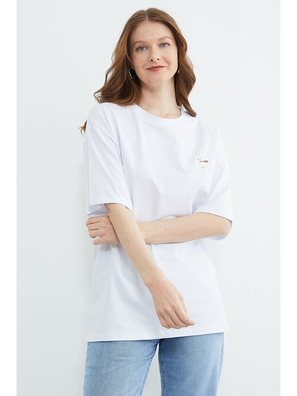 Beyaz Ördek Nakışlı Bisiklet Yaka Tişört-4