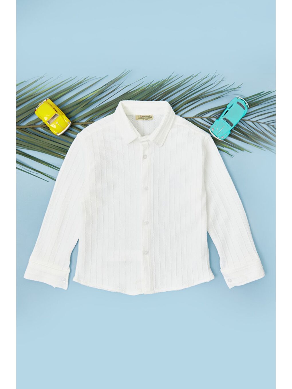 Beyaz Jakarlı Düğmeli Erkek Çocuk Gömlek