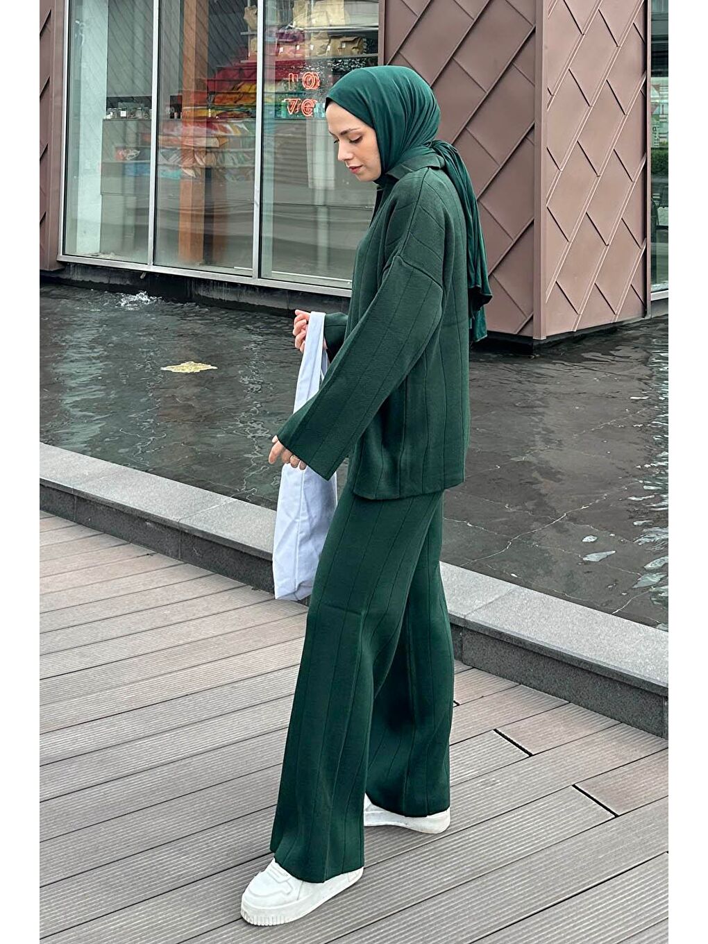 Yaka Detay İkili Tesettür Takım Zümrüt Yeşili-1