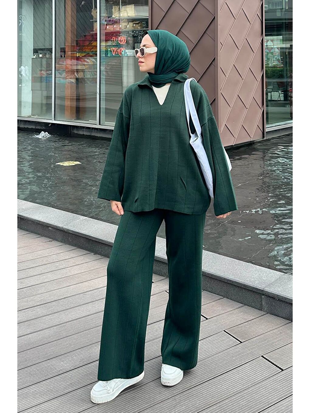 Yaka Detay İkili Tesettür Takım Zümrüt Yeşili-2