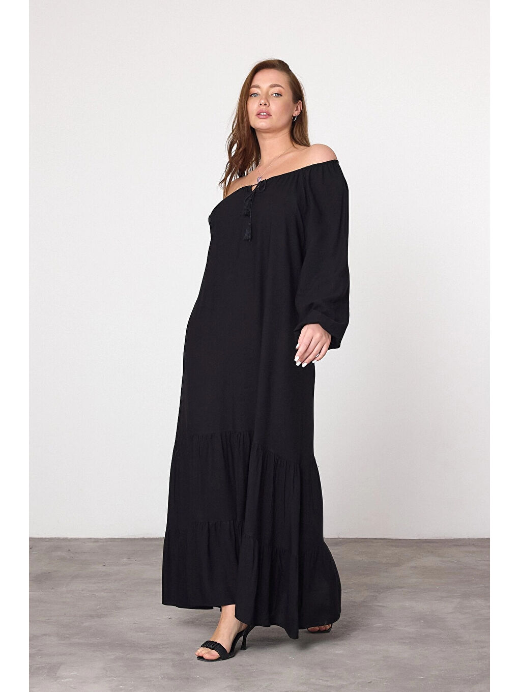 Kadın Siyah Madonna Yaka Kolu Lastikli Uzun Viskon Elbise HZL25S-VM10331-1