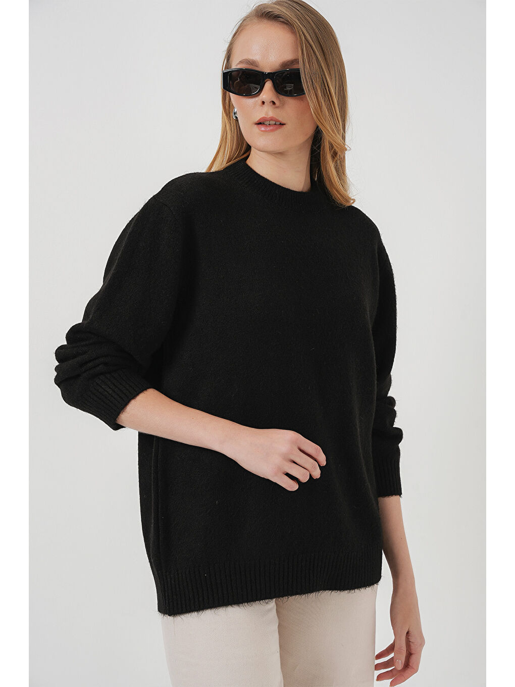 15895 Oversize Düz Siyah Triko Kazak-2