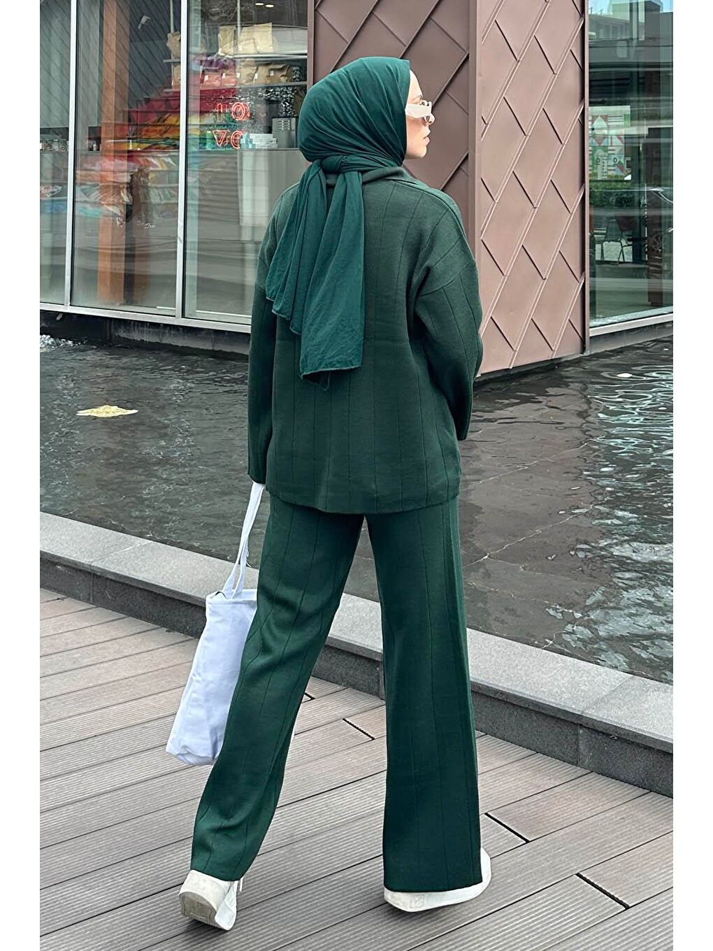 Yaka Detay İkili Tesettür Takım Zümrüt Yeşili-3