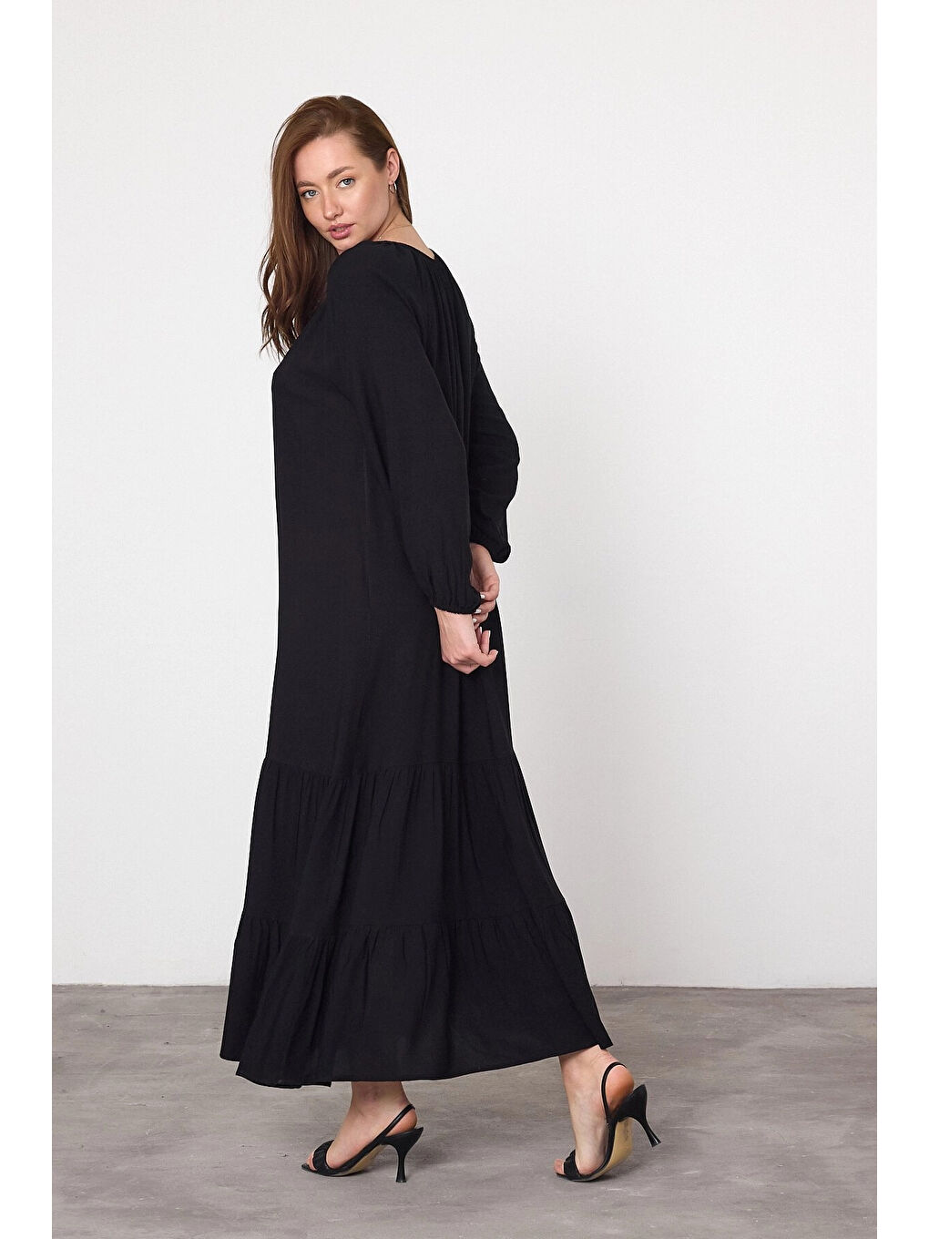 Kadın Siyah Madonna Yaka Kolu Lastikli Uzun Viskon Elbise HZL25S-VM10331-4