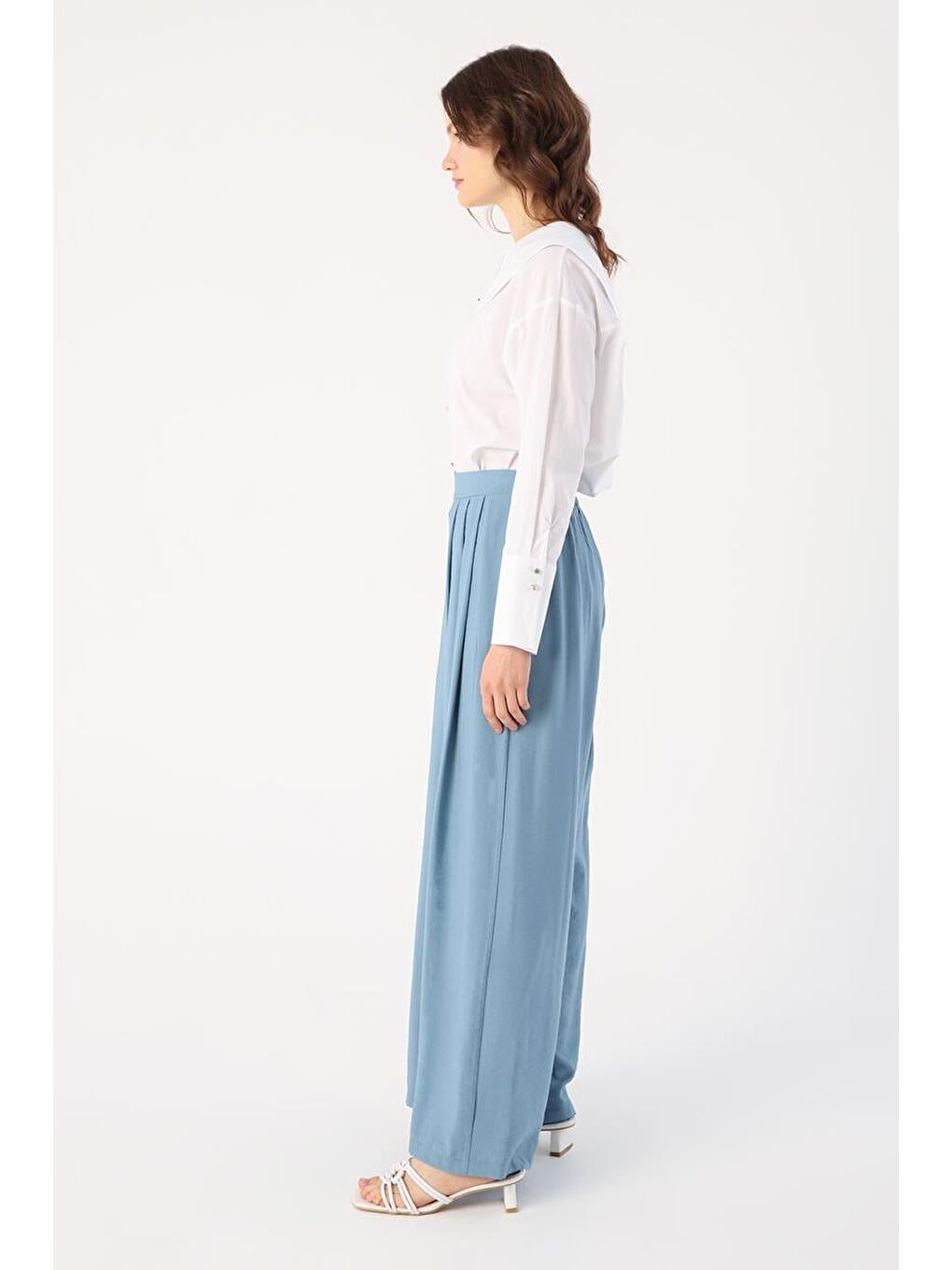 Mavi-Beli Lastikli Önü Pileli Bol Paça Pantolon-2