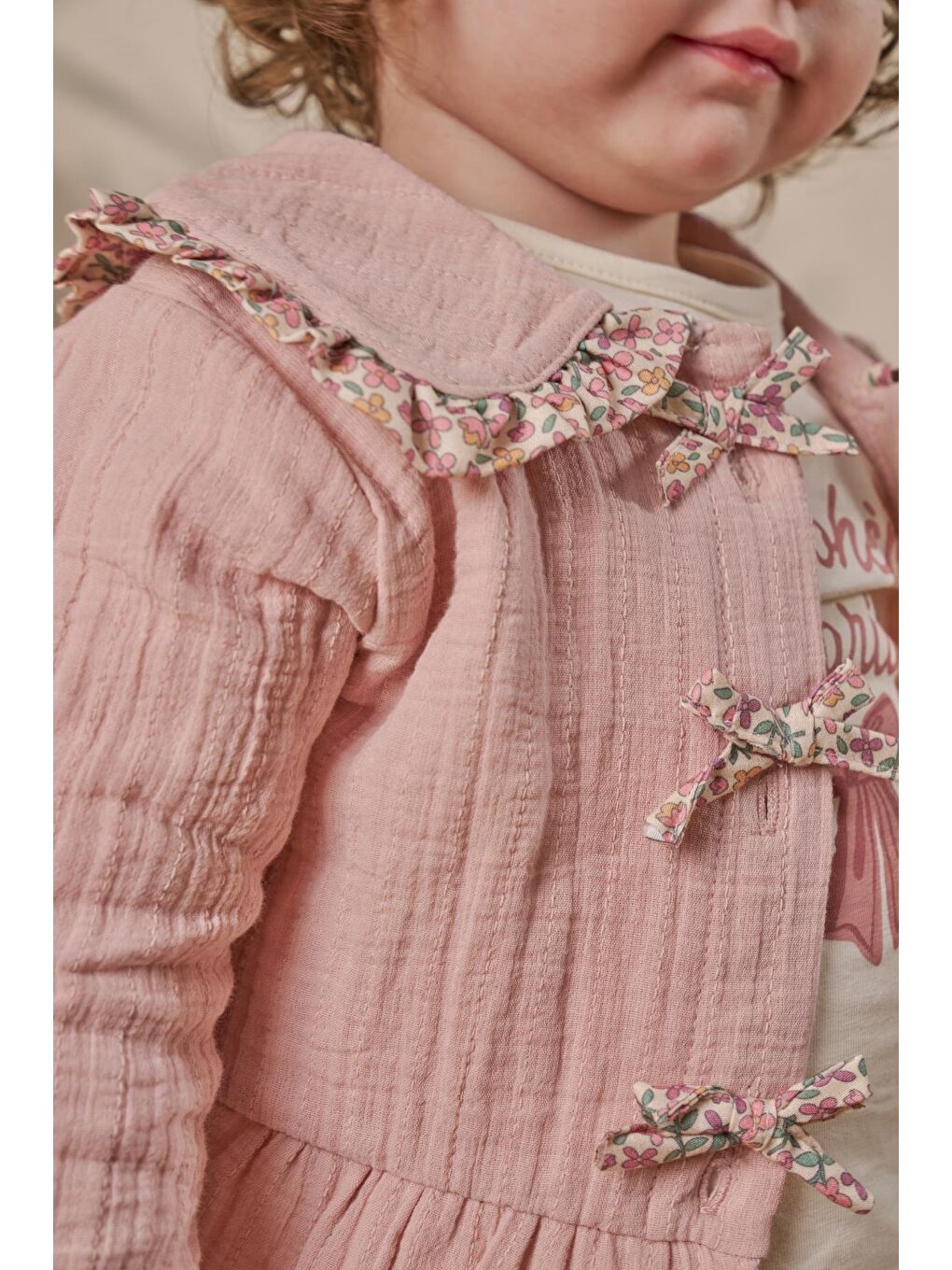 Pembe Kız Bebek Pamuklu Pudra Yakalı Müslin 3'Lü Takım - Ceket Tişört Pantolon-4