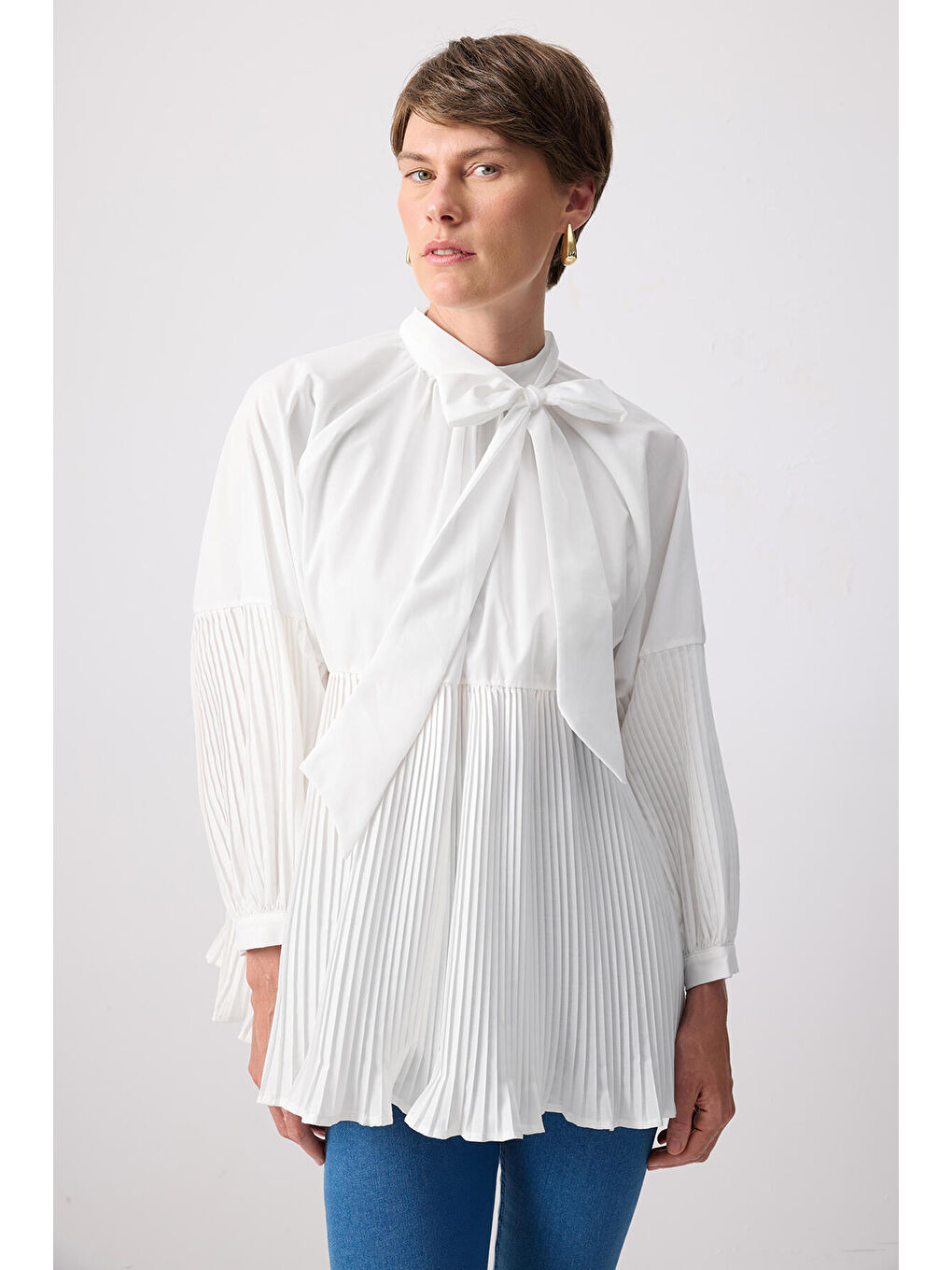 Ekru Yakası Bağlamalı Piliseli Tunik-1