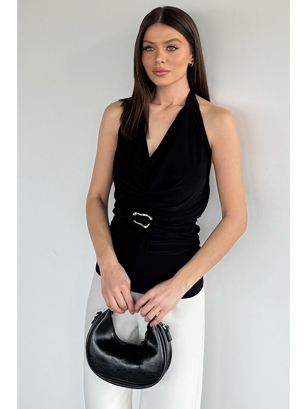 Siyah Degaje Yaka Yan Büzgülü Dekolteli Bluz