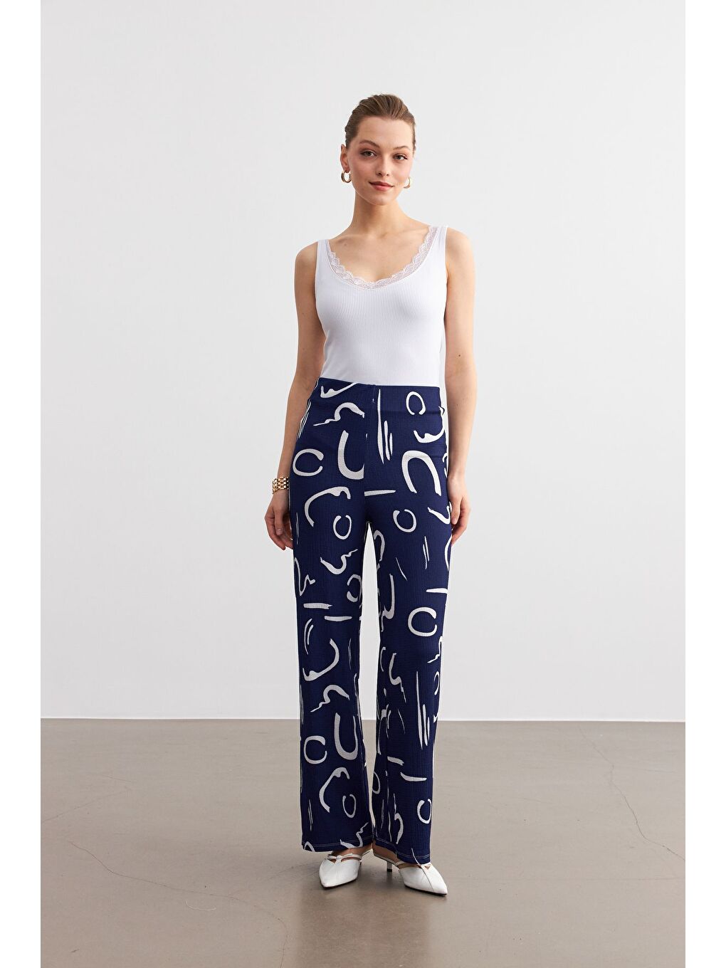 Kadın Lacivert Desenli Boru Paça Pantolon-1