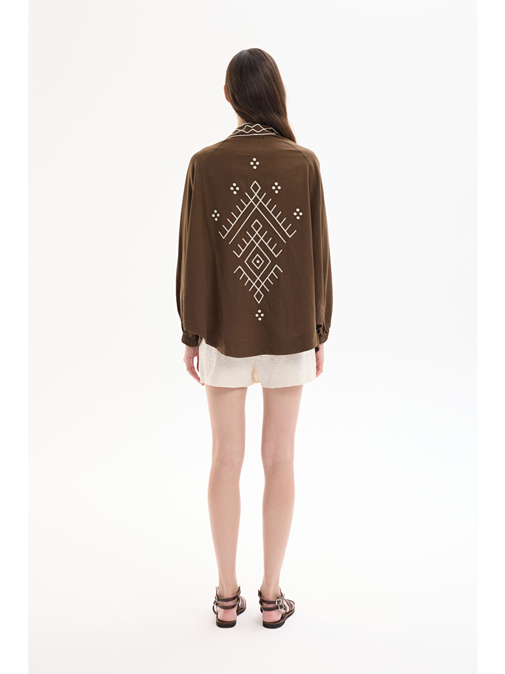 Kahverengi Etnik Desenli Şerit Nakışlı Kısa Keten Kimono Koyu Kahve-4