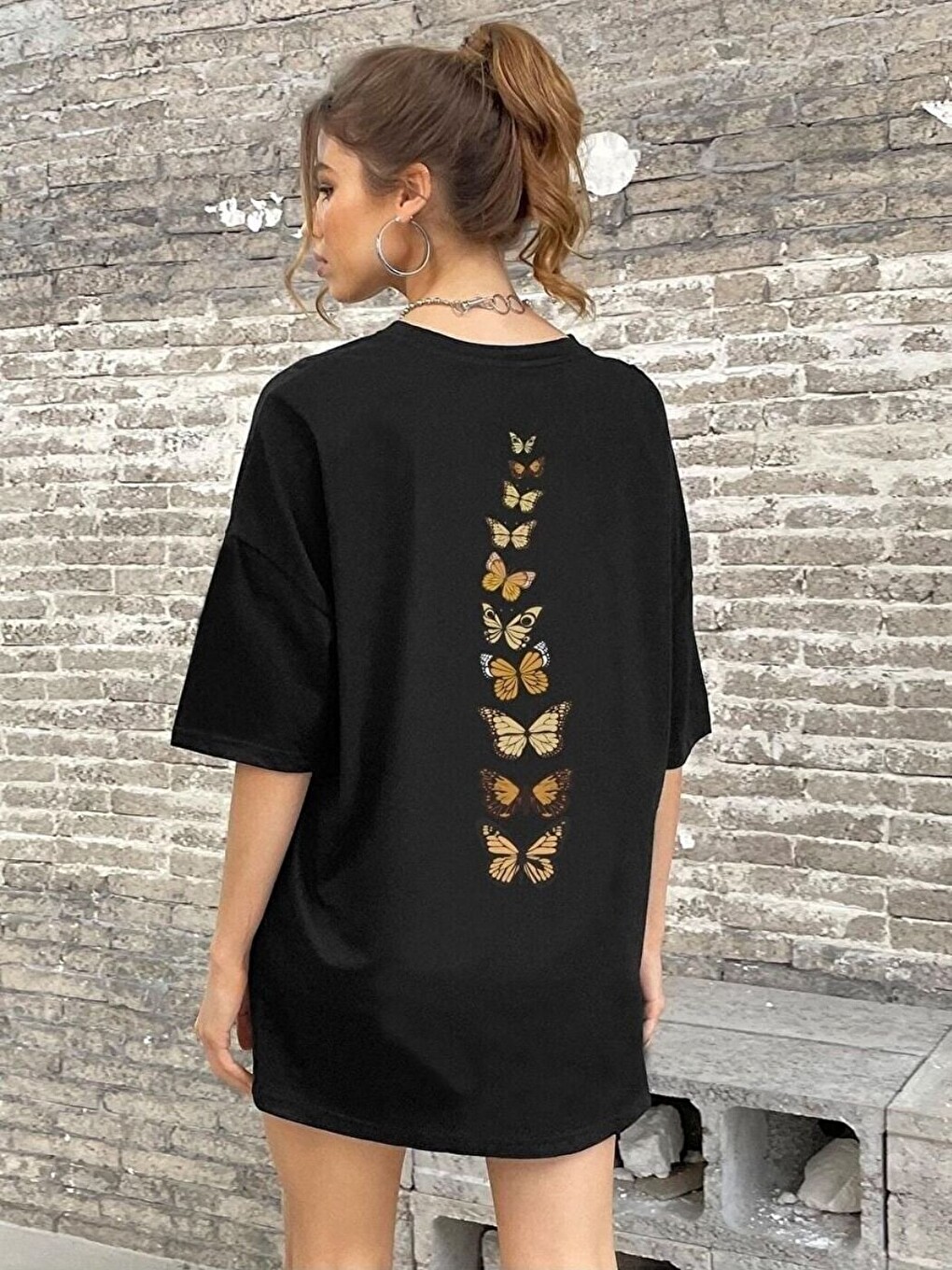 Siyah Dikey Kelebek Baskı %100 Organik Pamuk Relaxed Fit Yuvarlak Yaka Tişört