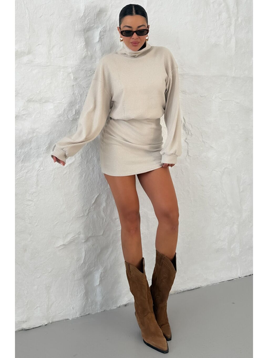 Kadın Bej Boğazlı Bel Lastikli İnterlok Mini Elbise-2