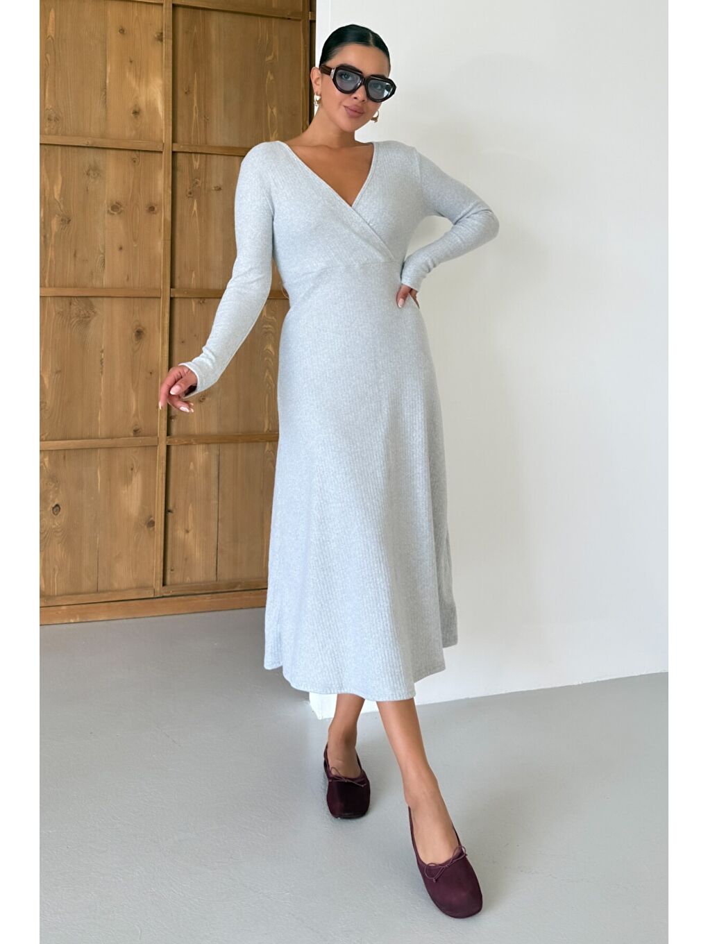 Kadın Gri Kruvaze Yakalı Uzun Kollu Midi Boy İnterlok Elbise-3
