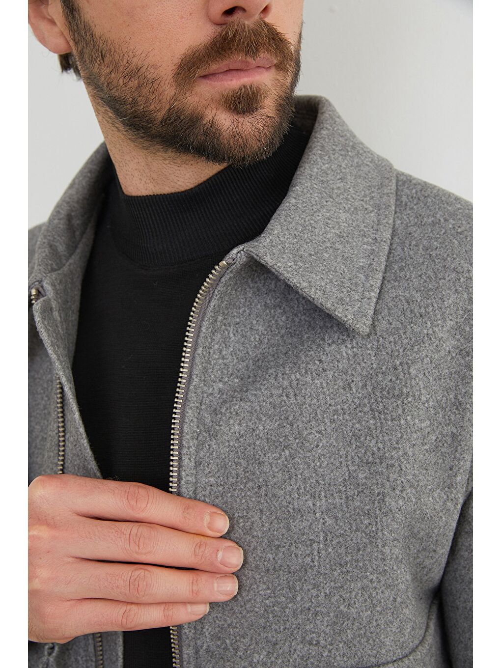 Gri Fermuarlı Polo Yaka Cepli Kaşe Ceket-4