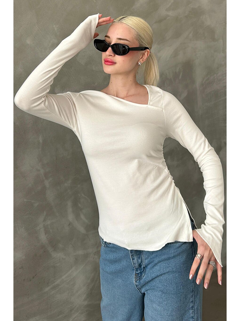 Beyaz Asimetrik Yaka Kadın Body Mg2311