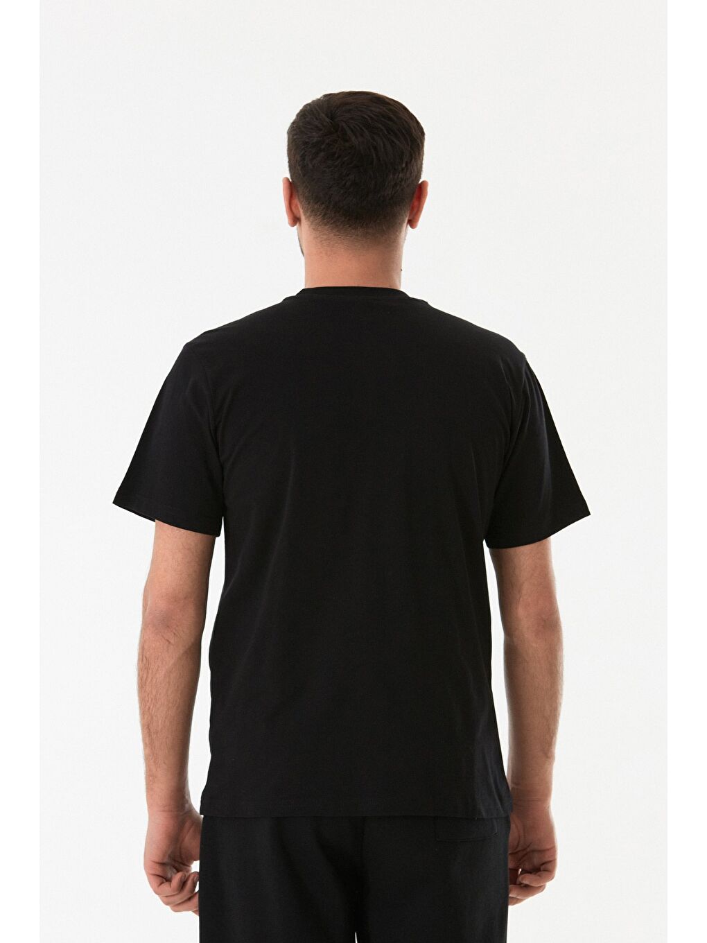 Siyah Kabartma Baskılı Bisiklet Yaka Tişört-2