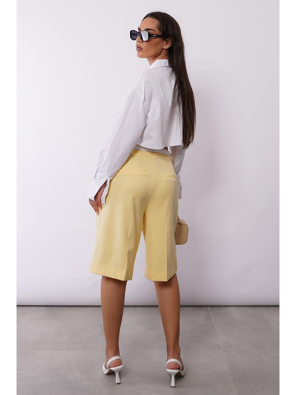 Sarı Pileli Kadın Bermuda Şort Mg2483-5