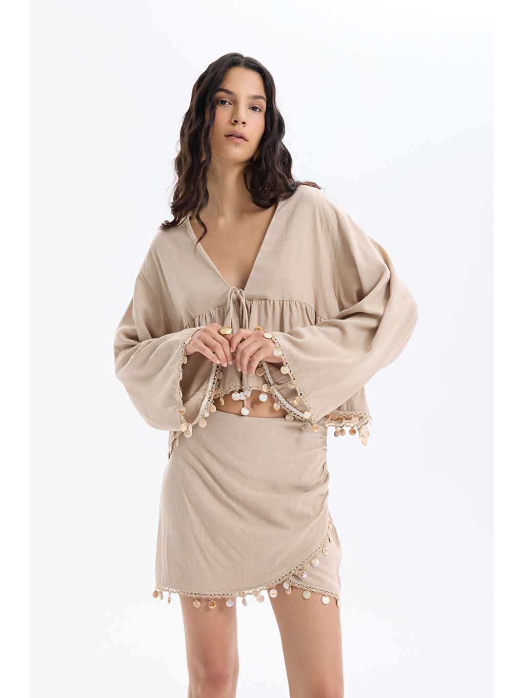 Midye Kabuk Aksesuarlı Keten Mini Etek Koyu Bej-4