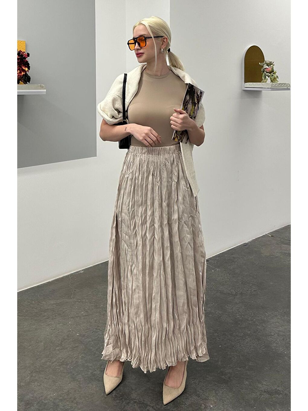 Bej Taş Rengi Kırışık Desen Midi Boy Kadın Etek Mg2266-3