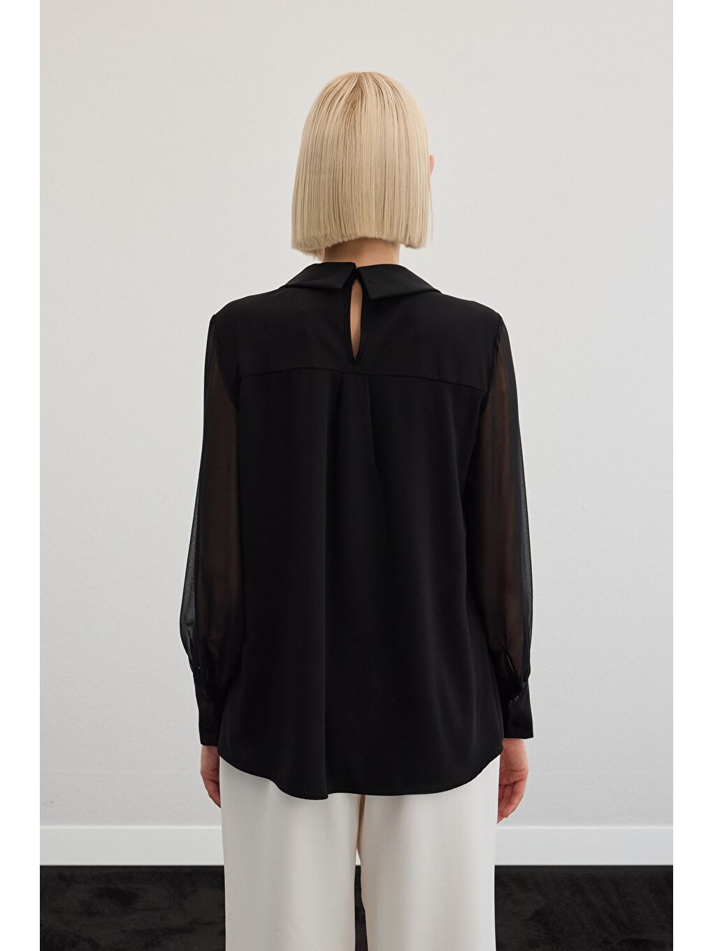 Aksesuarlı Salaş Bluz - Siyah-7