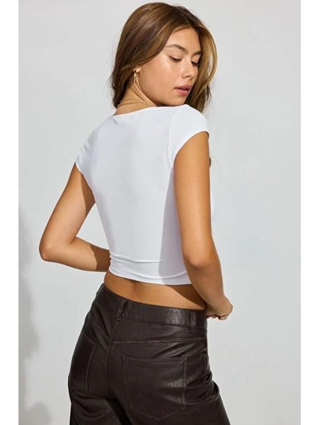 Ekru Kare Yaka Kadın Tişört Mg2294-2