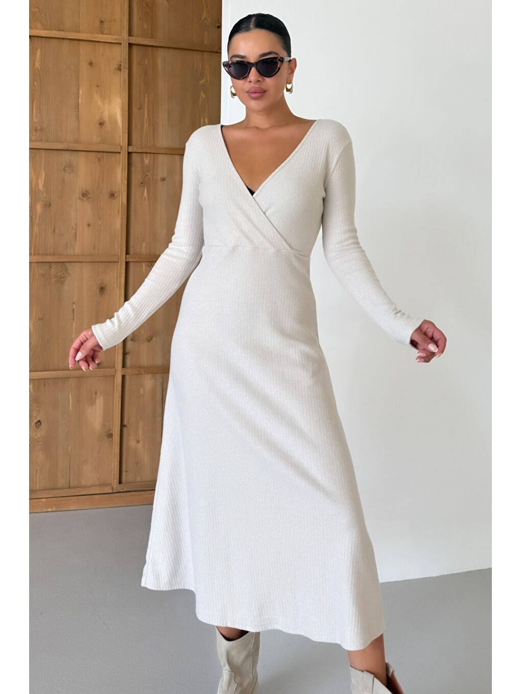 Kadın Bej Kruvaze Yakalı Uzun Kollu Midi Boy İnterlok Elbise-2