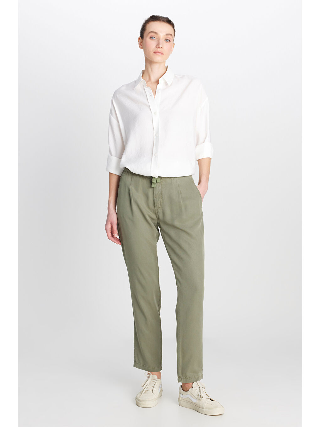 Regular Fit Normal Kesim Normal Bel Yumuşak Dokulu Haki Pantolon