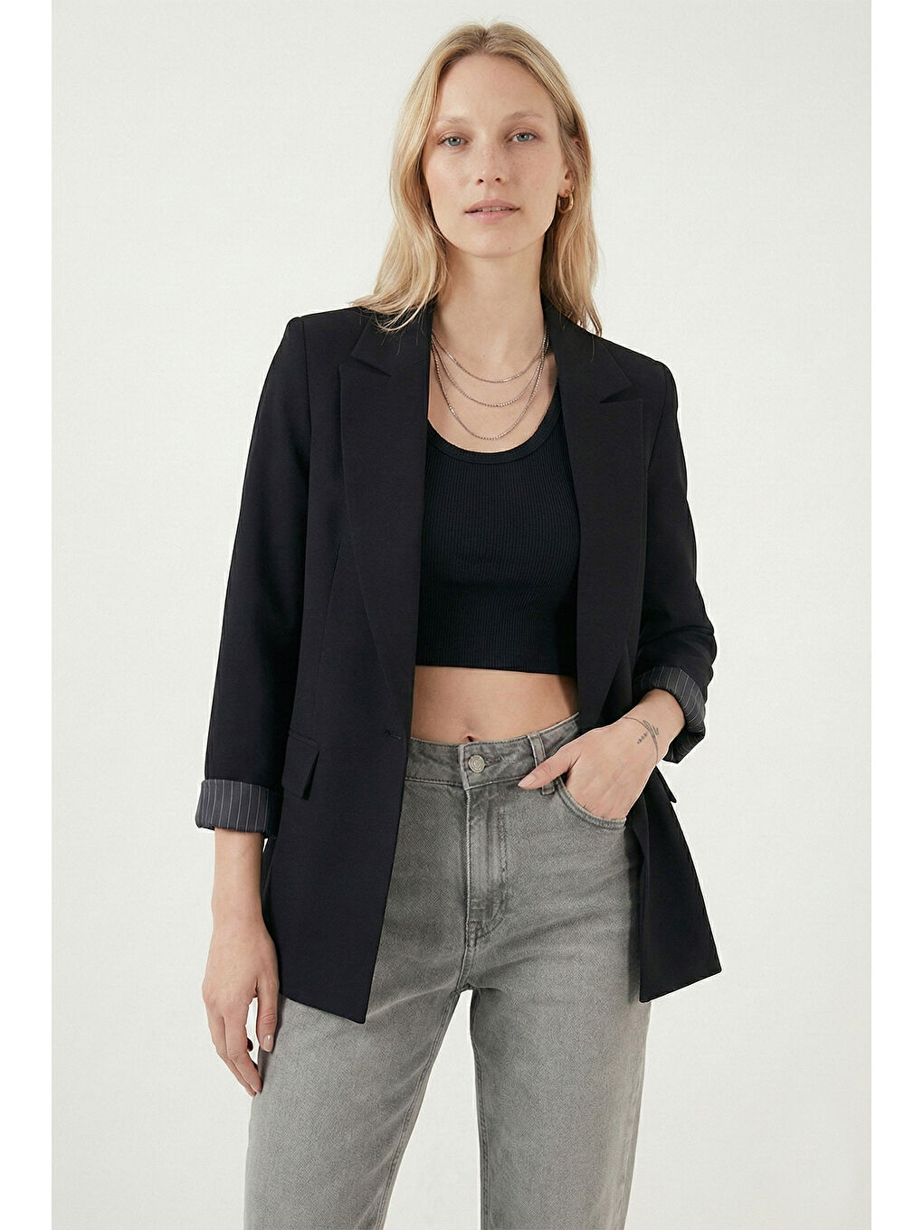 Siyah Regular Fit Kruvaze Yaka Desenli Astar Detaylı Kadın Ceket 6927560-2