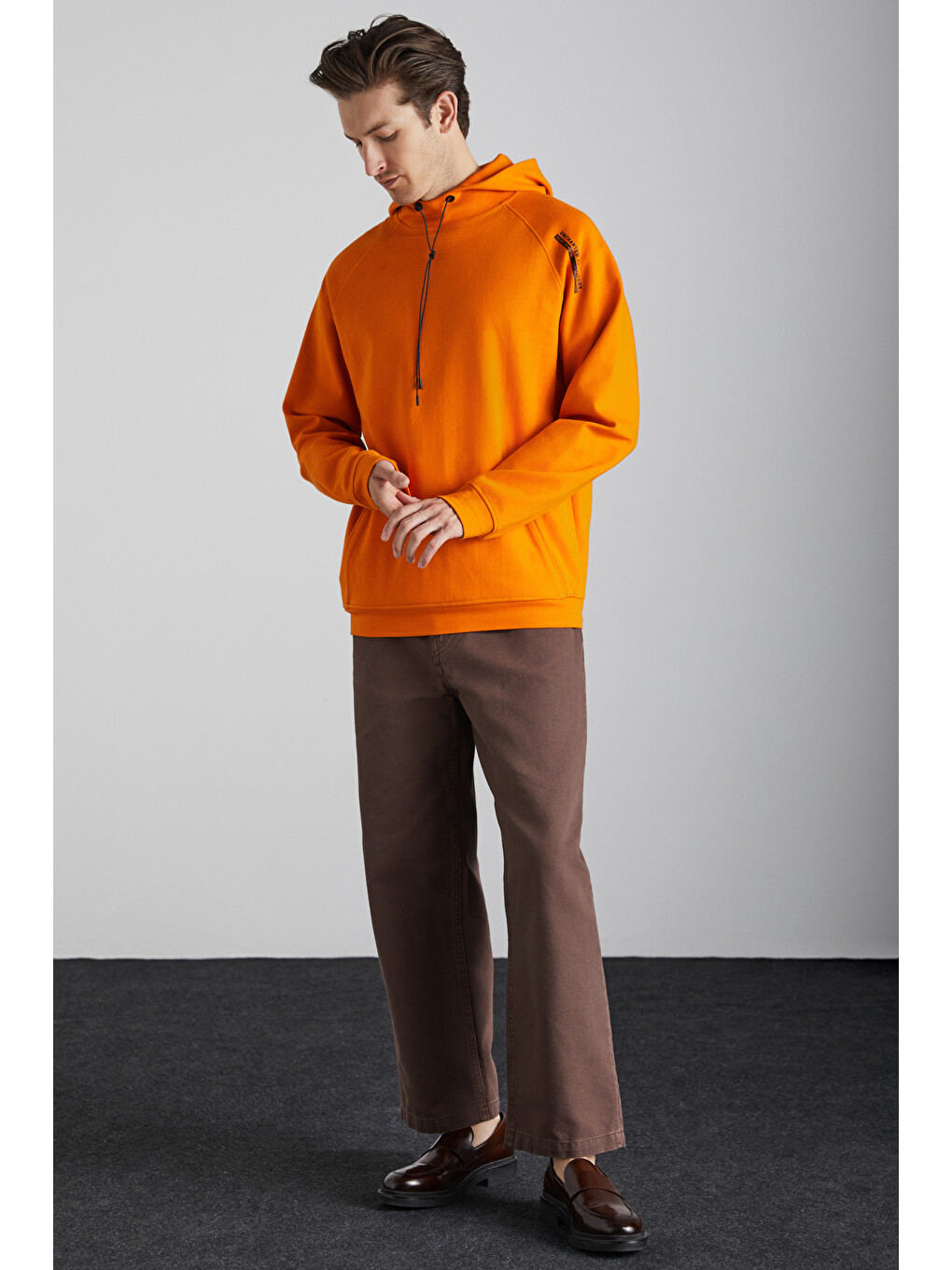 Malagos Erkek İçi Polarlı Yumuşacık 3 İplik İçi Şardonlu Regular Kapüşonlu Turuncu Sweatshirt-1