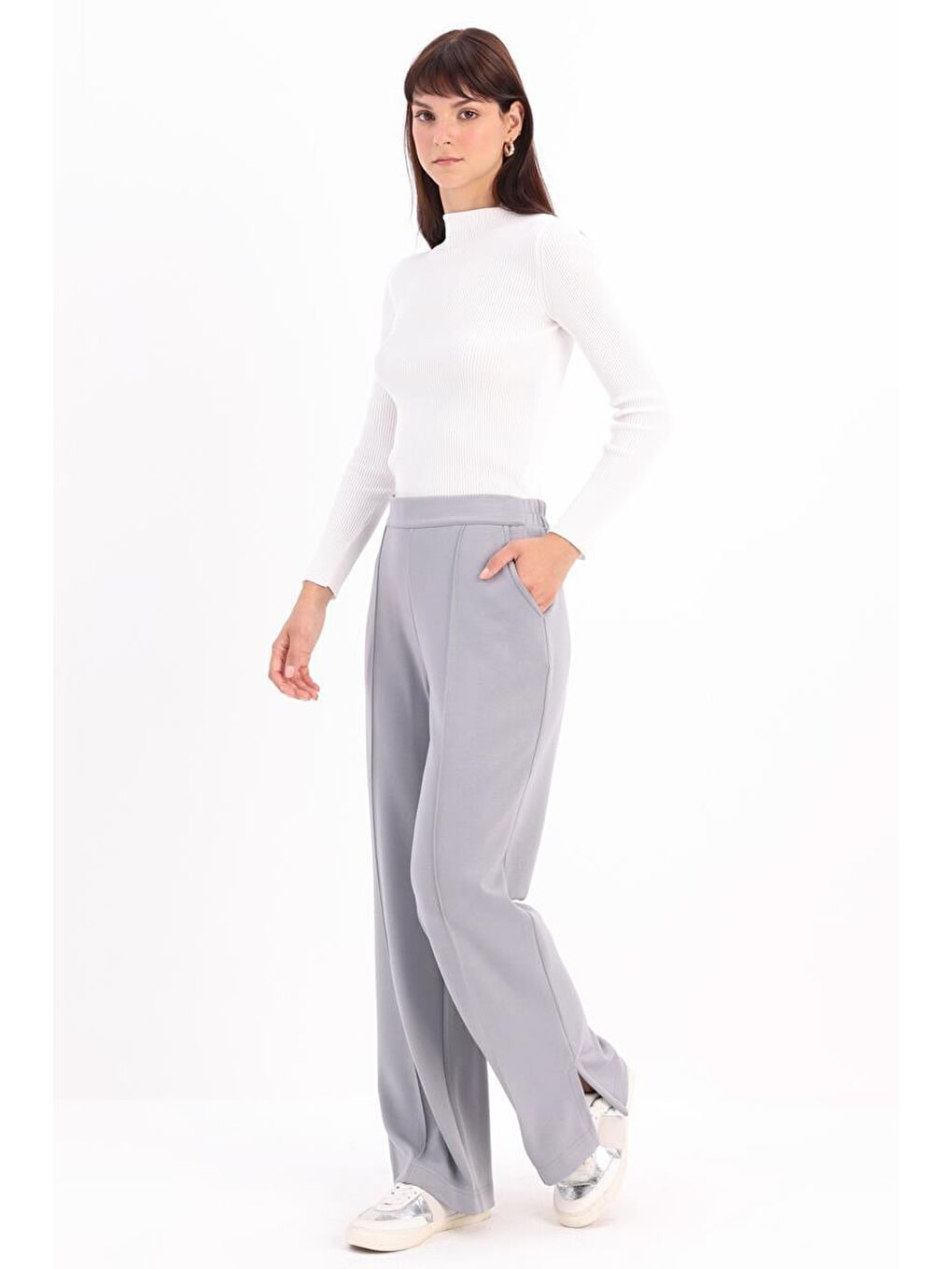Gri-Nervürlü Bol Paça Örme Pantolon
