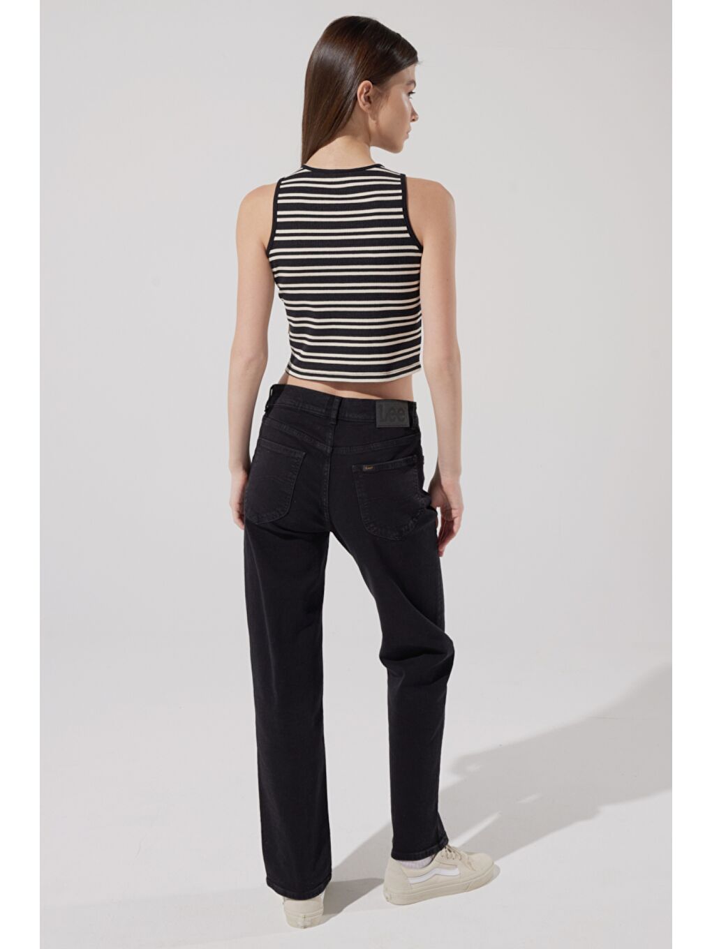 Slim Fit Dar Kesim Bisiklet Yaka Kolsuz Crop Siyah Çizgili Esnek Tişört-7