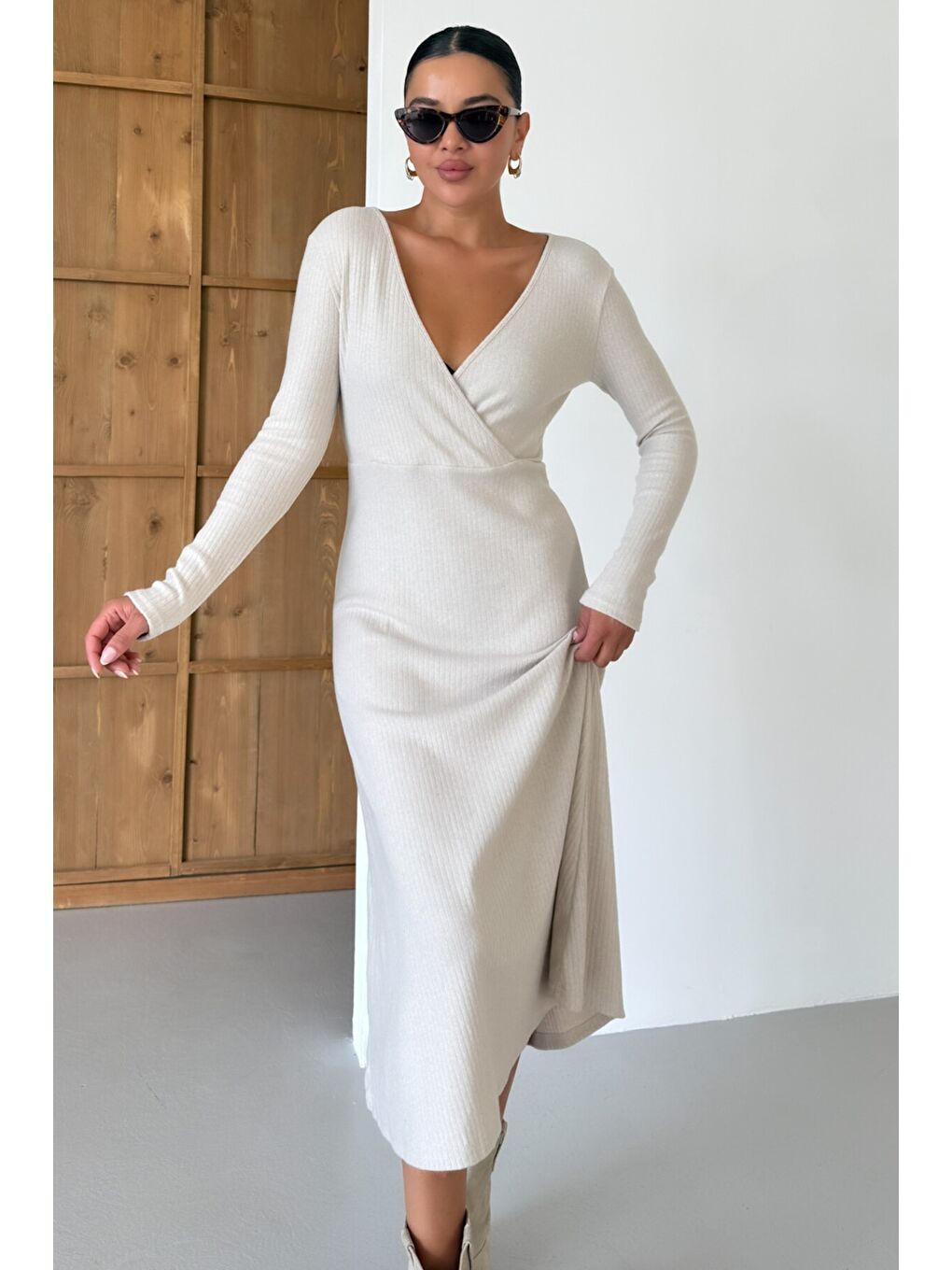 Kadın Bej Kruvaze Yakalı Uzun Kollu Midi Boy İnterlok Elbise-3