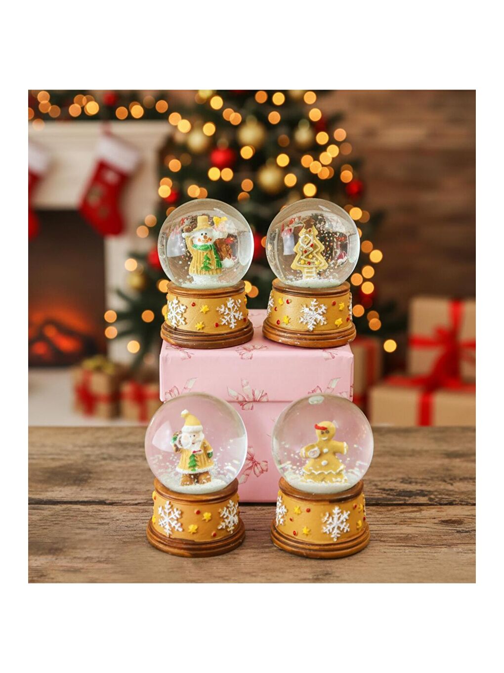 Karışık Kurabiye Adam Yılbaşı Temalı Mini Kar Küresi