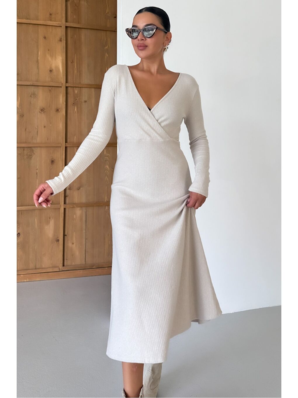 Kadın Bej Kruvaze Yakalı Uzun Kollu Midi Boy İnterlok Elbise-4