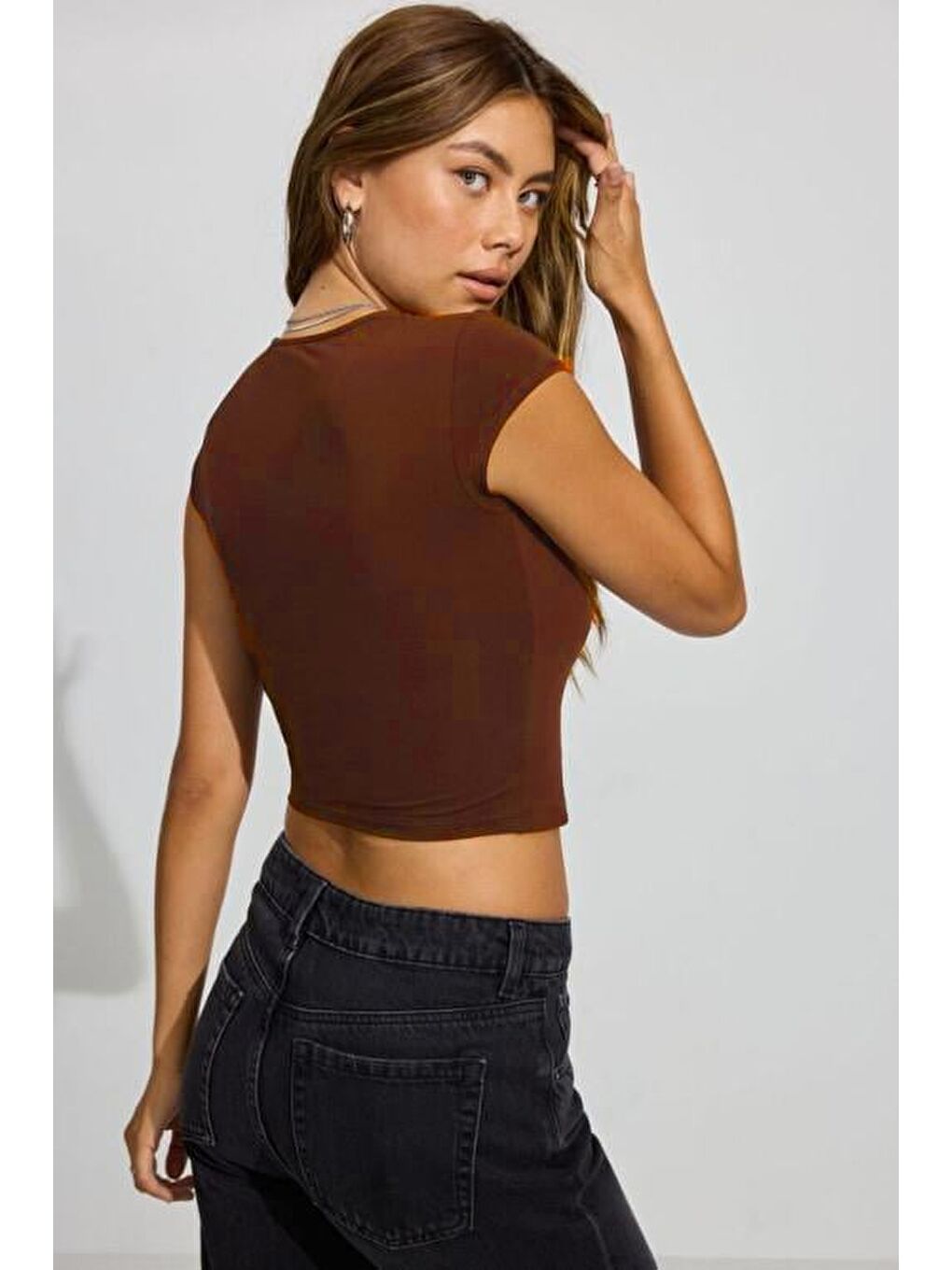 Kahverengi Kare Yaka Kadın Tişört Mg2294-1