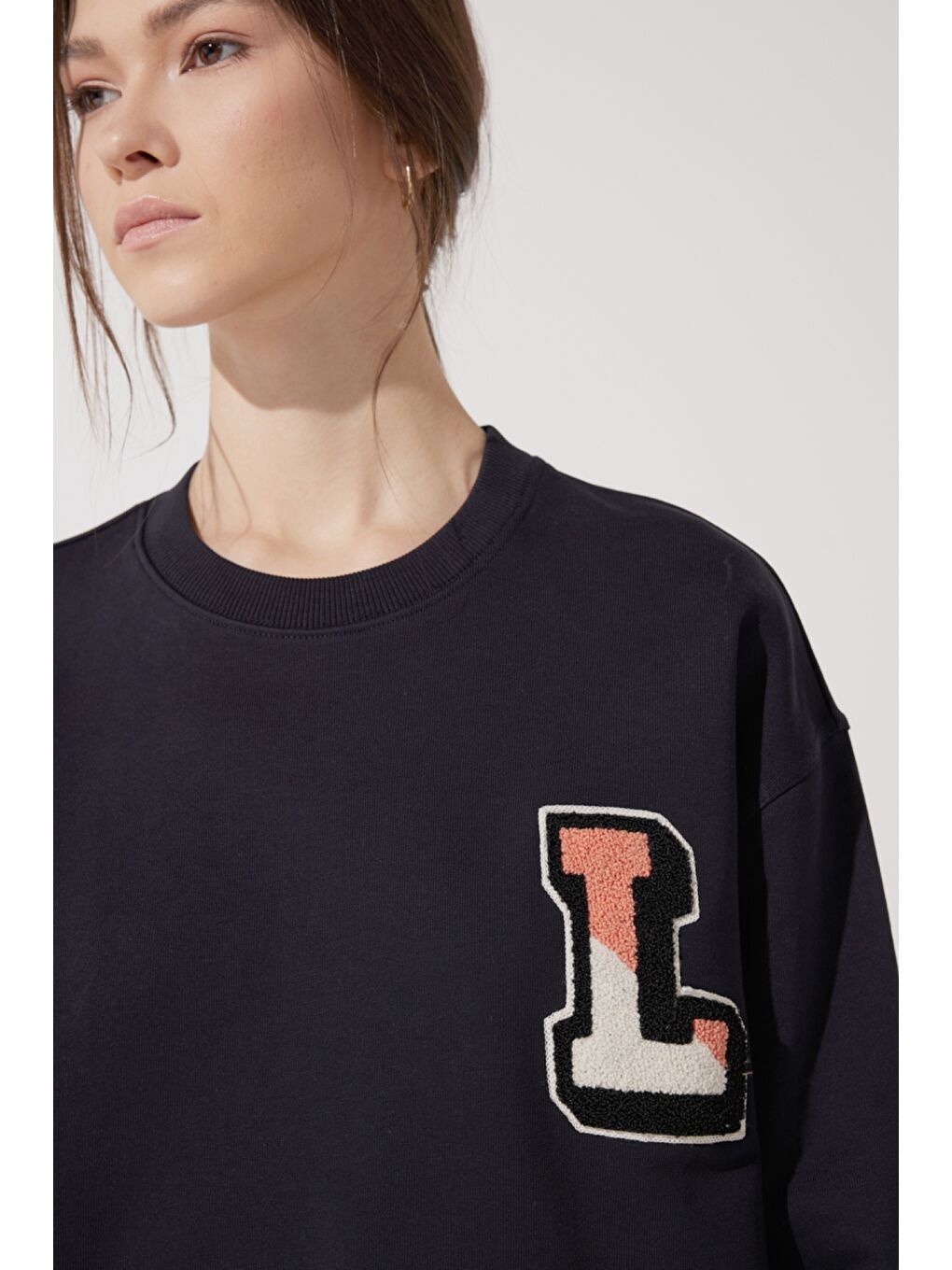 Siyah Loose Fit Rahat Kesim %100 Pamuk Bisiklet Yaka Sweatshirt-1