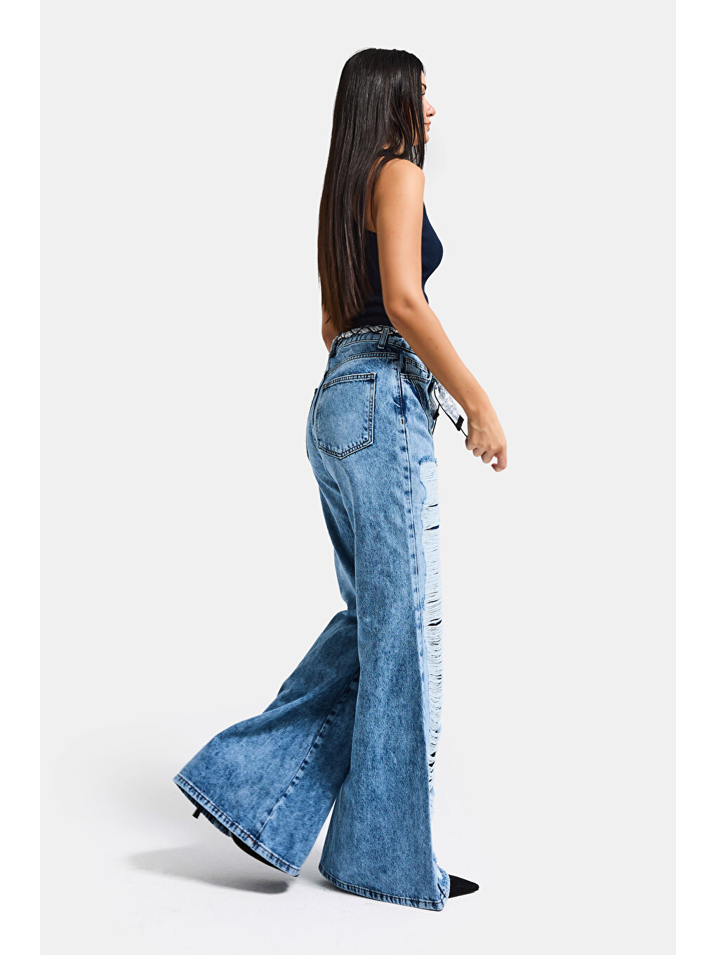 Kadın Mavi Flare Fit Altı Beslemeli Yırtık ve Fular Detaylı Tasarım Denim Jean-3