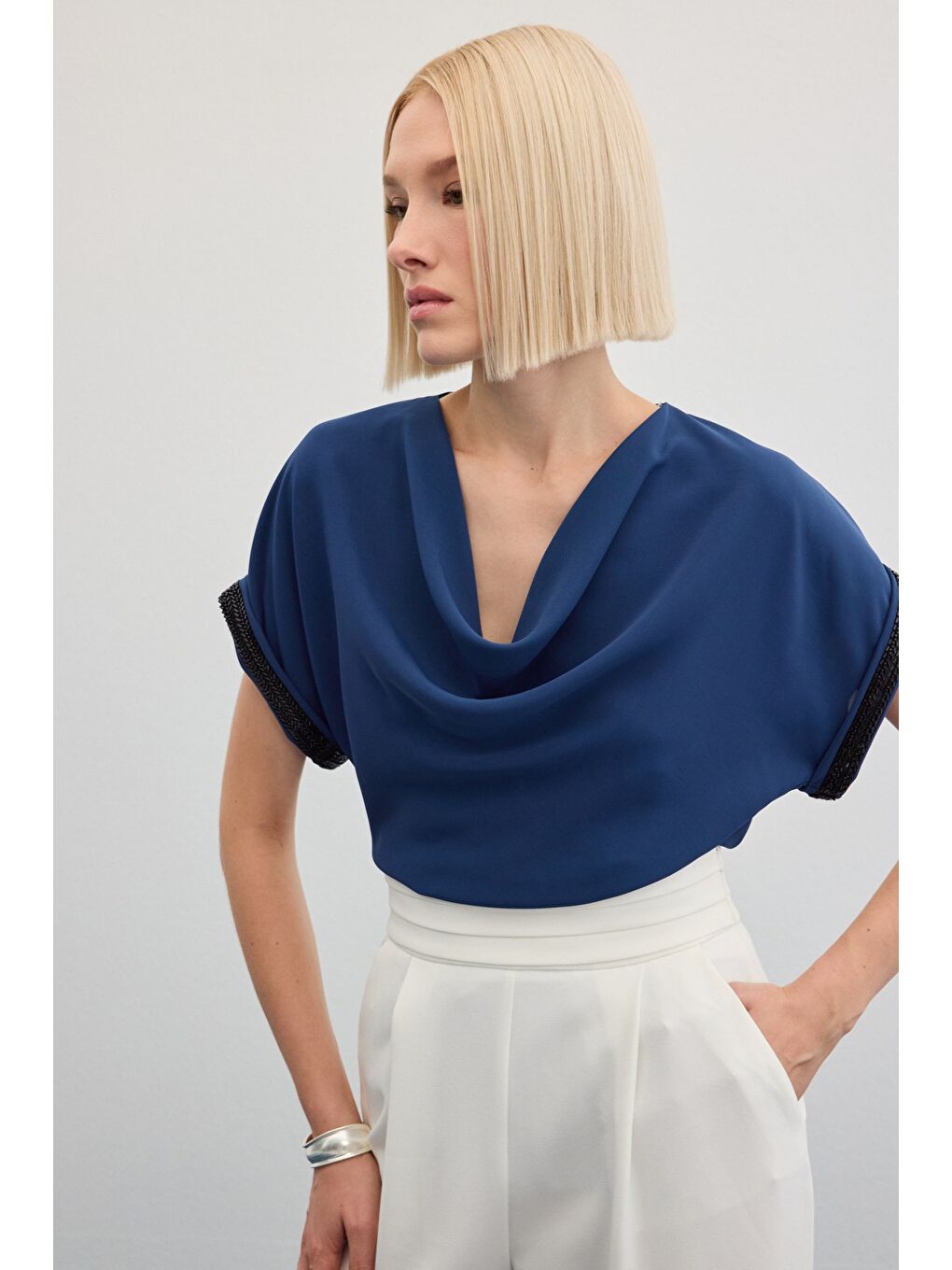 Kollar Taş Detaylı Salaş Bluz - İndigo
