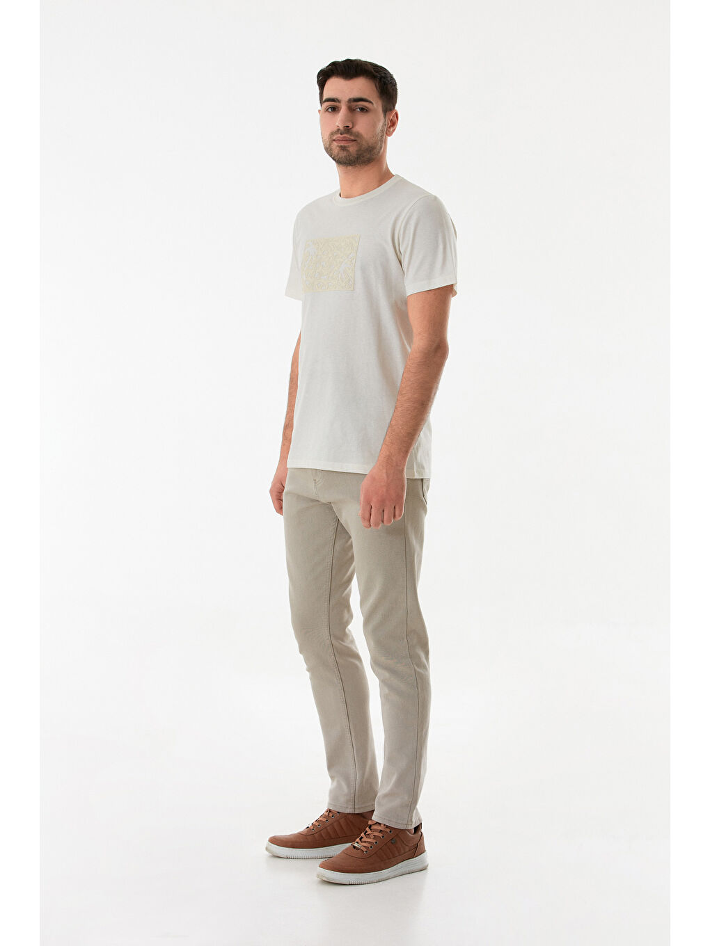 Ekru Kabartma Baskılı Bisiklet Yaka Tişört-1