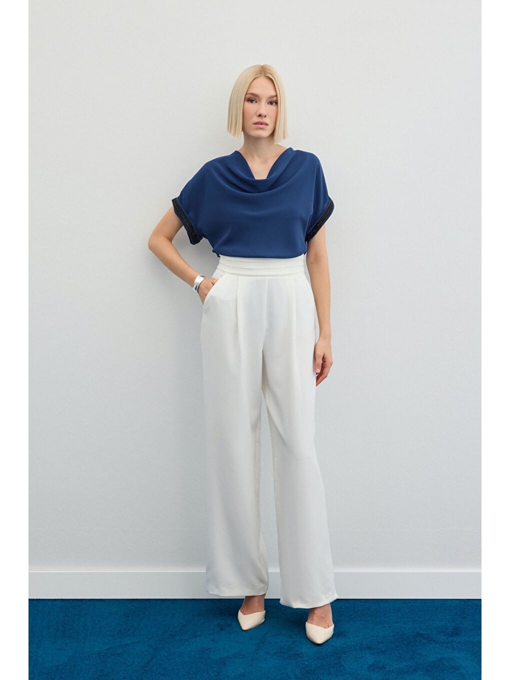 Kollar Taş Detaylı Salaş Bluz - İndigo-4