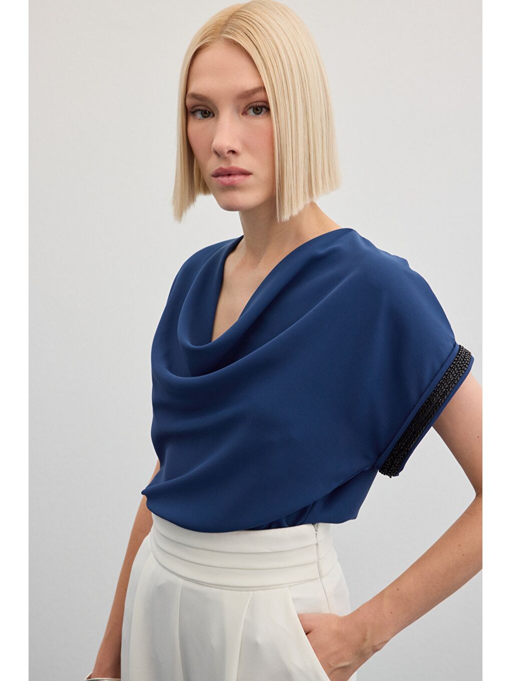 Kollar Taş Detaylı Salaş Bluz - İndigo-6