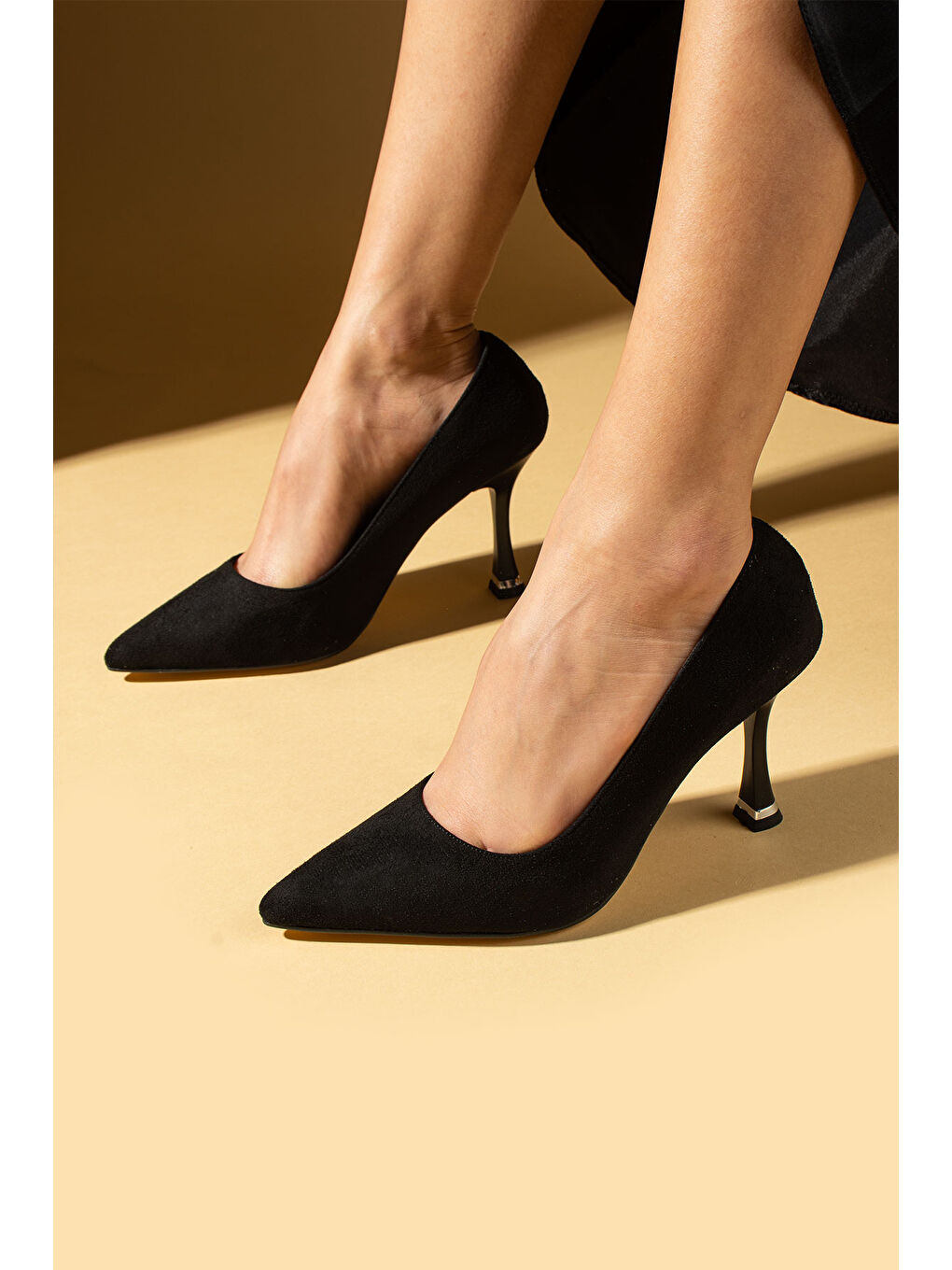 Siyah Sivri Burun Kadeh Topuklu Kadın Stiletto 43-57-24Süet