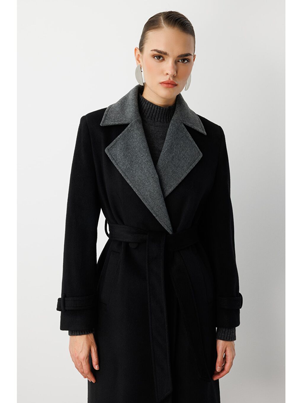 Siyah Gri Detaylı Uzun Klasik Kaşe Kaban-2