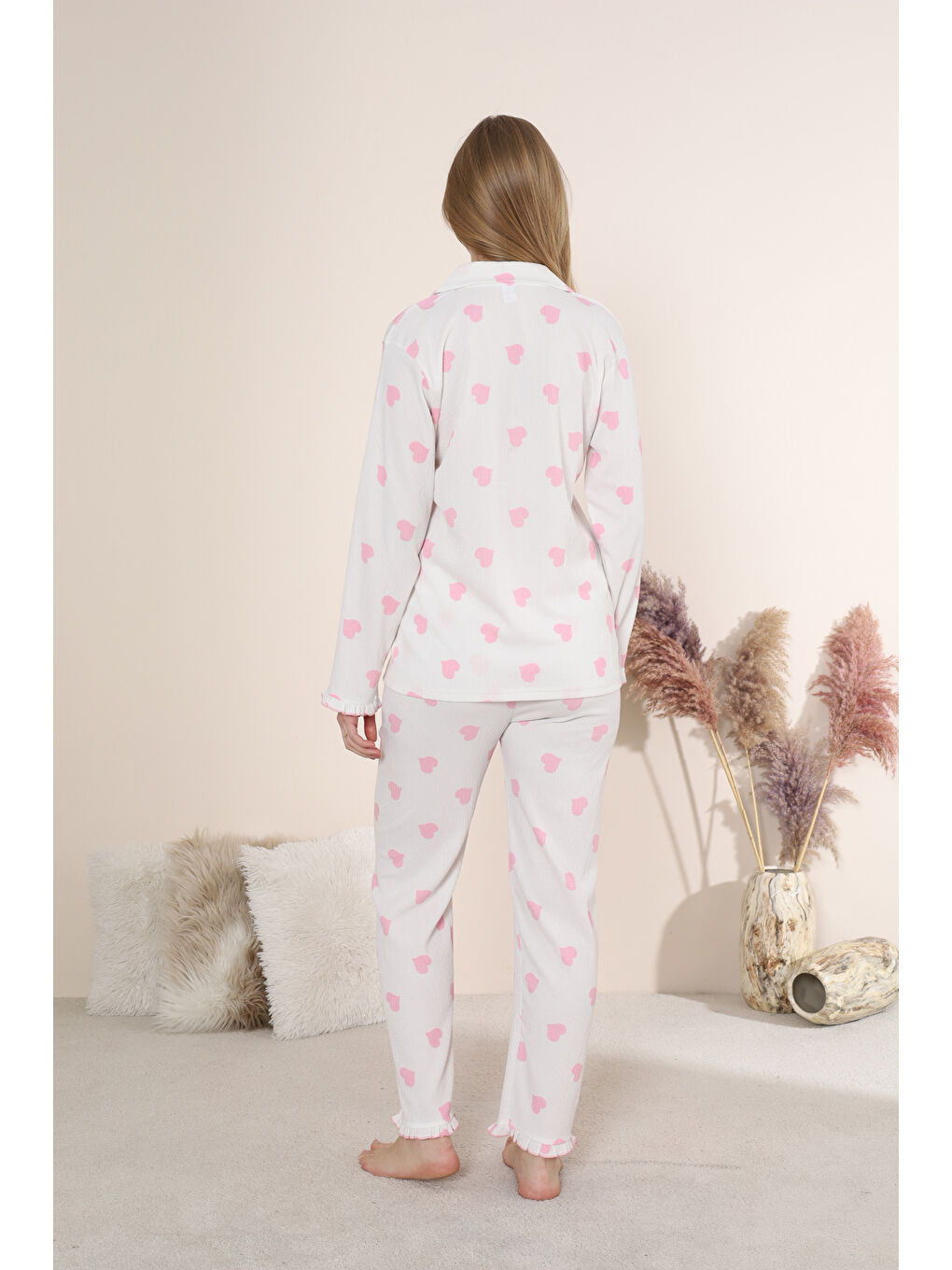 Beyaz Bürümcük Kumaş Önden Düğmeli Desenli Uzun Kollu Kadın Pijama Takımı 6005-4