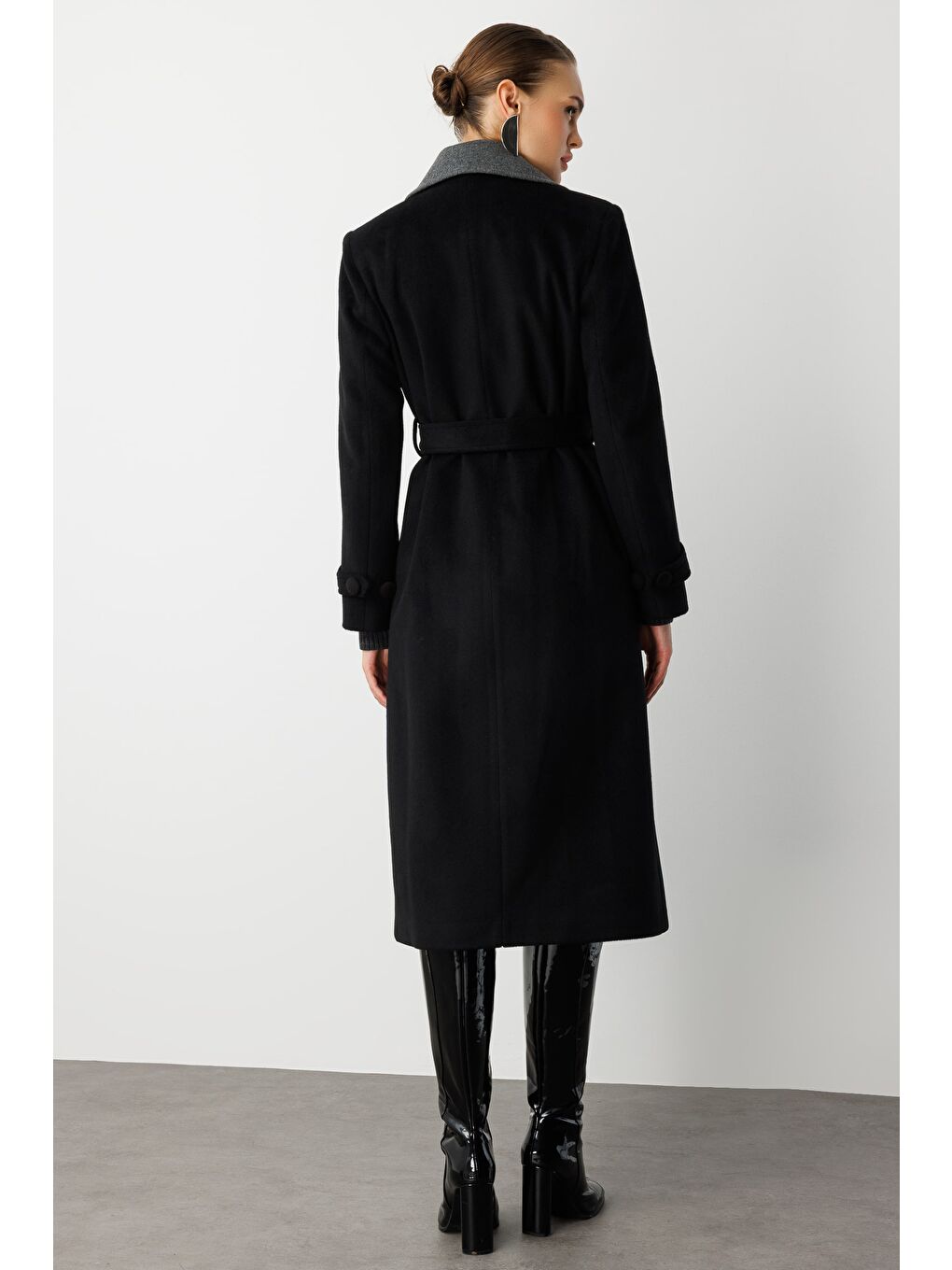 Siyah Gri Detaylı Uzun Klasik Kaşe Kaban-4